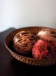 A bowl of round items